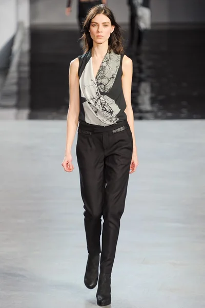 Look 32